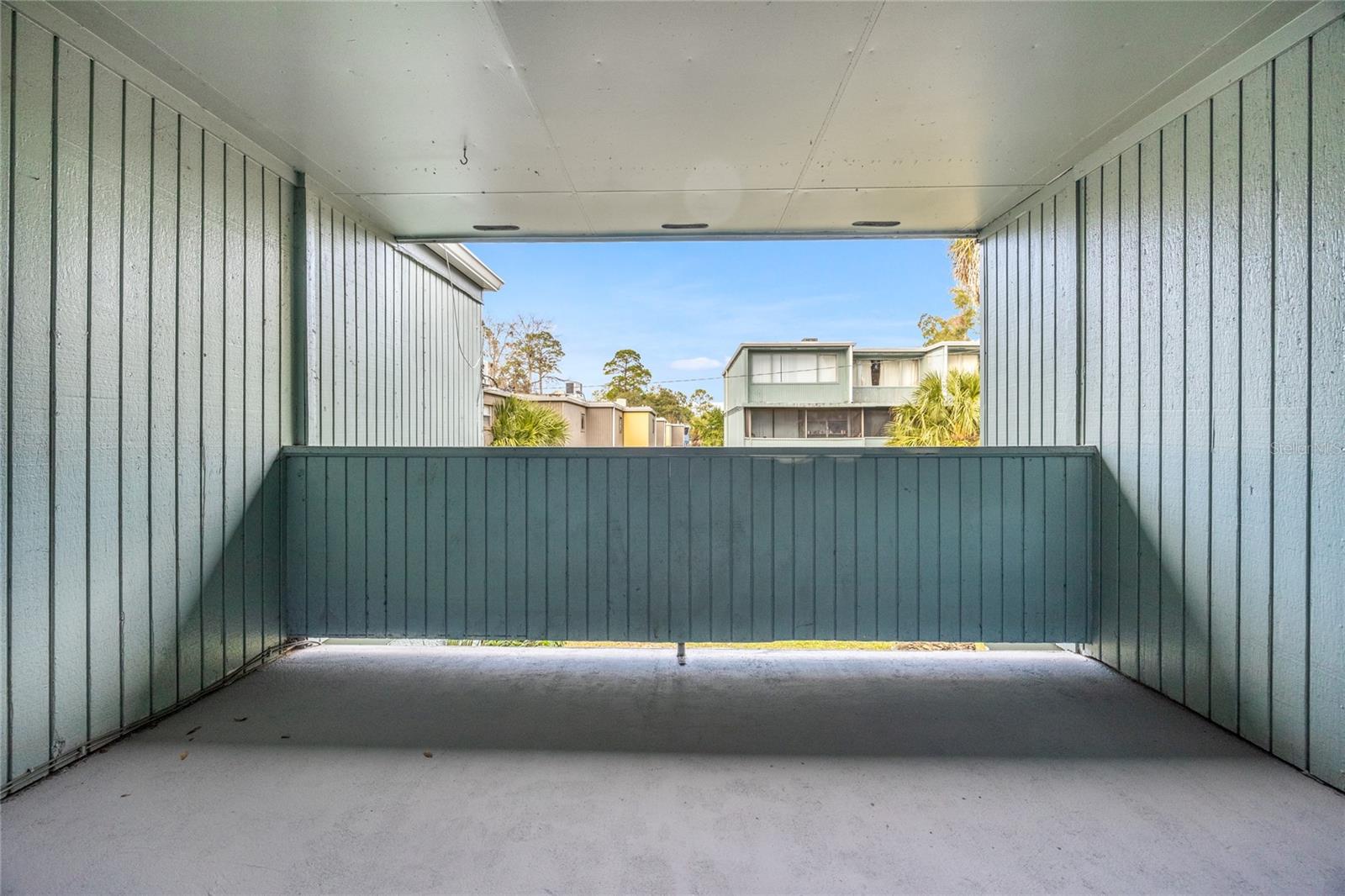 TB8465631 Property Photo