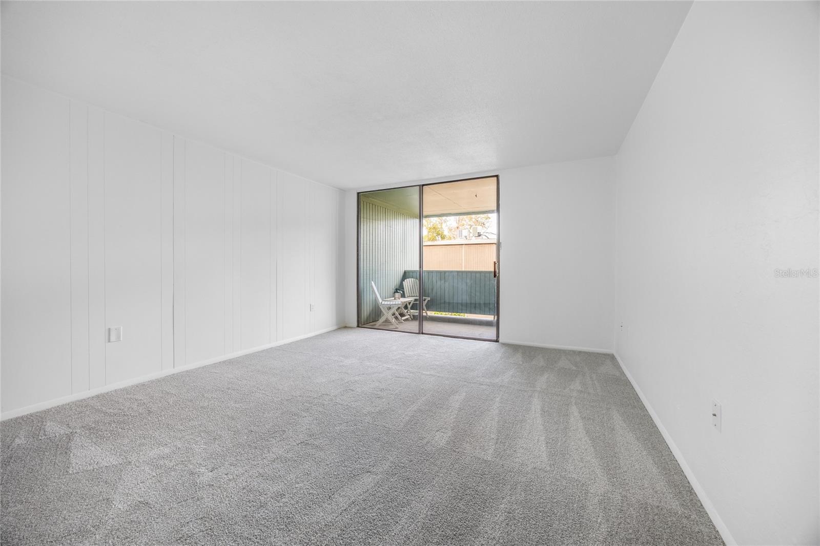 TB8465631 Property Photo