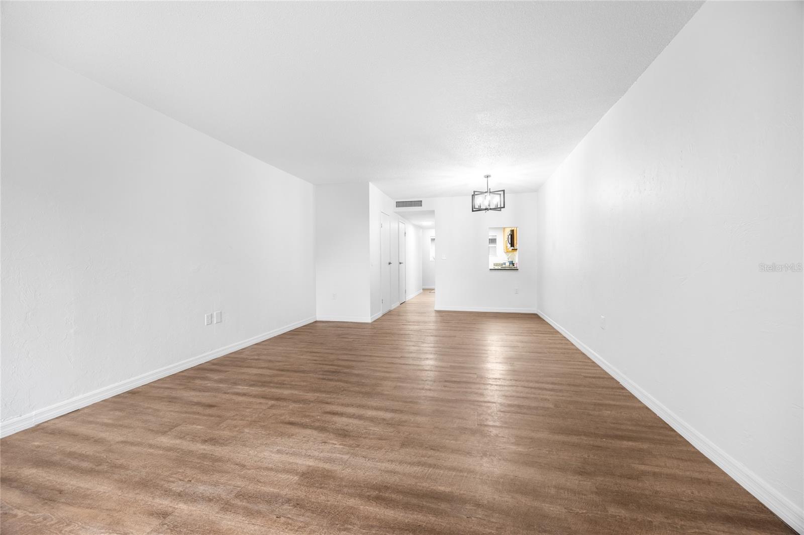 TB8465631 Property Photo