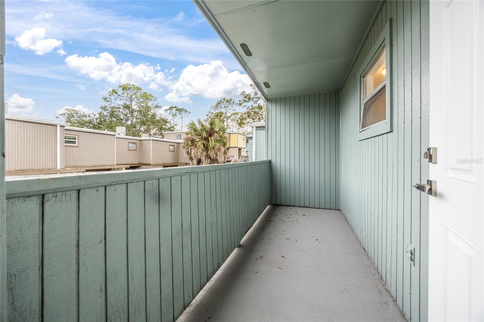 TB8465631 Property Photo