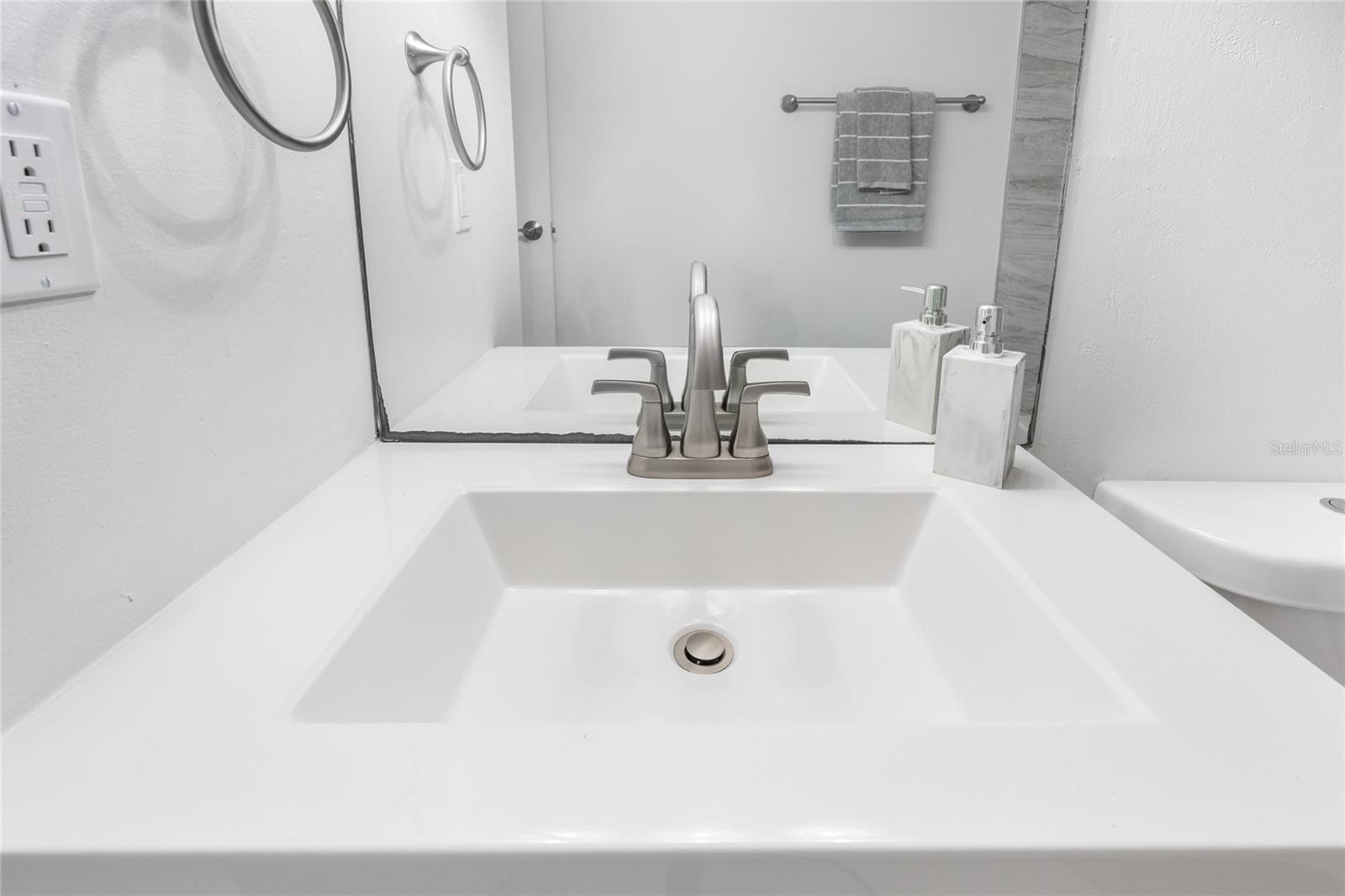 TB8465631 Property Photo