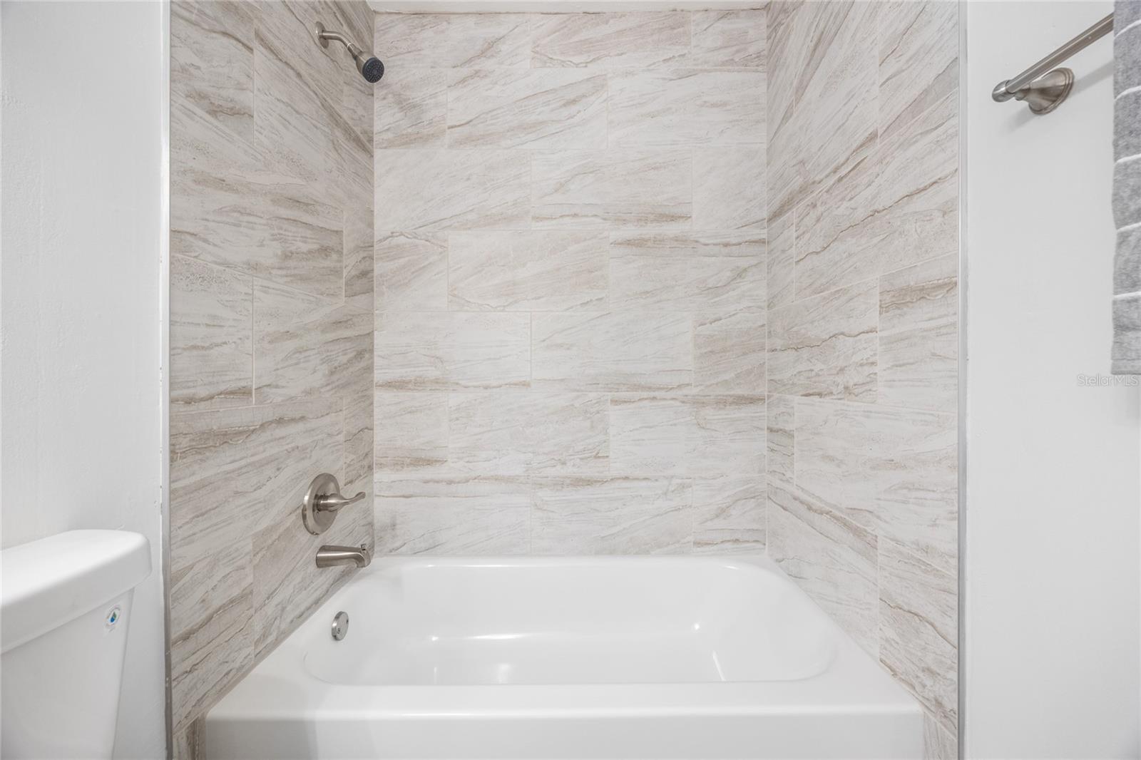 TB8465631 Property Photo