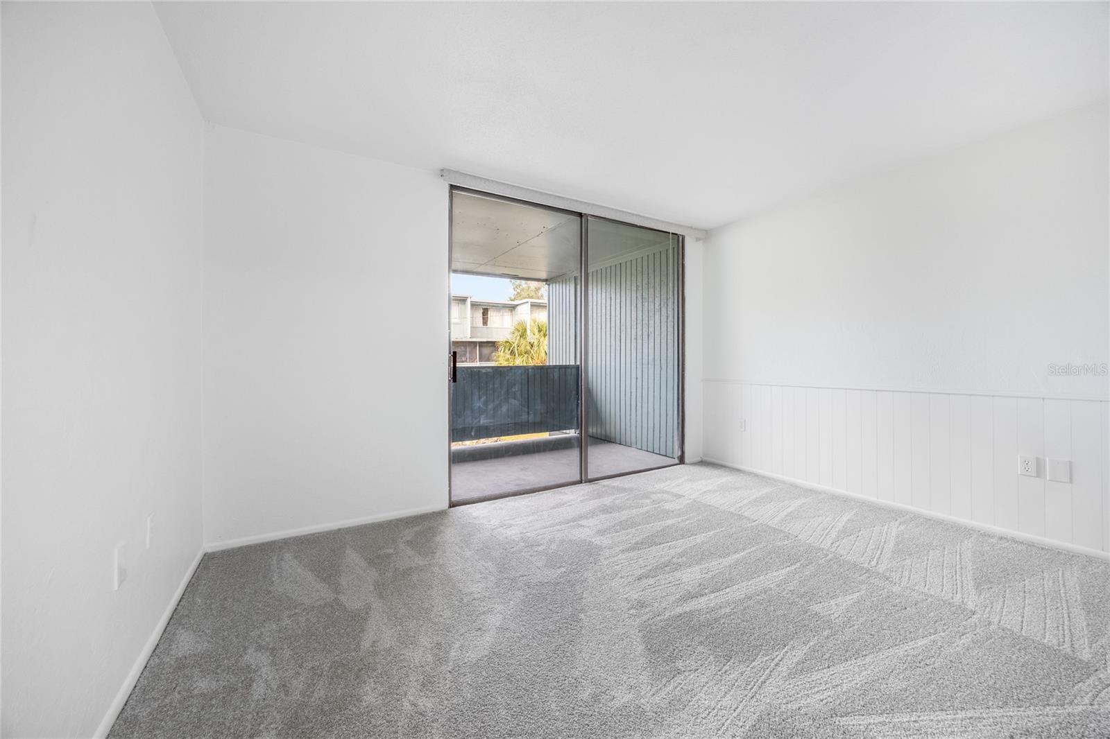 TB8465631 Property Photo