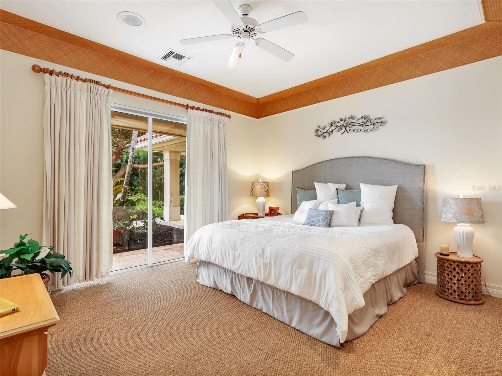 TB8465638 Property Photo