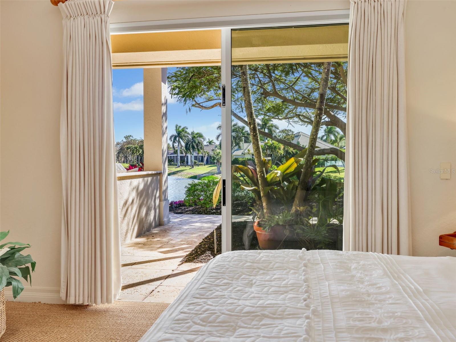 TB8465638 Property Photo