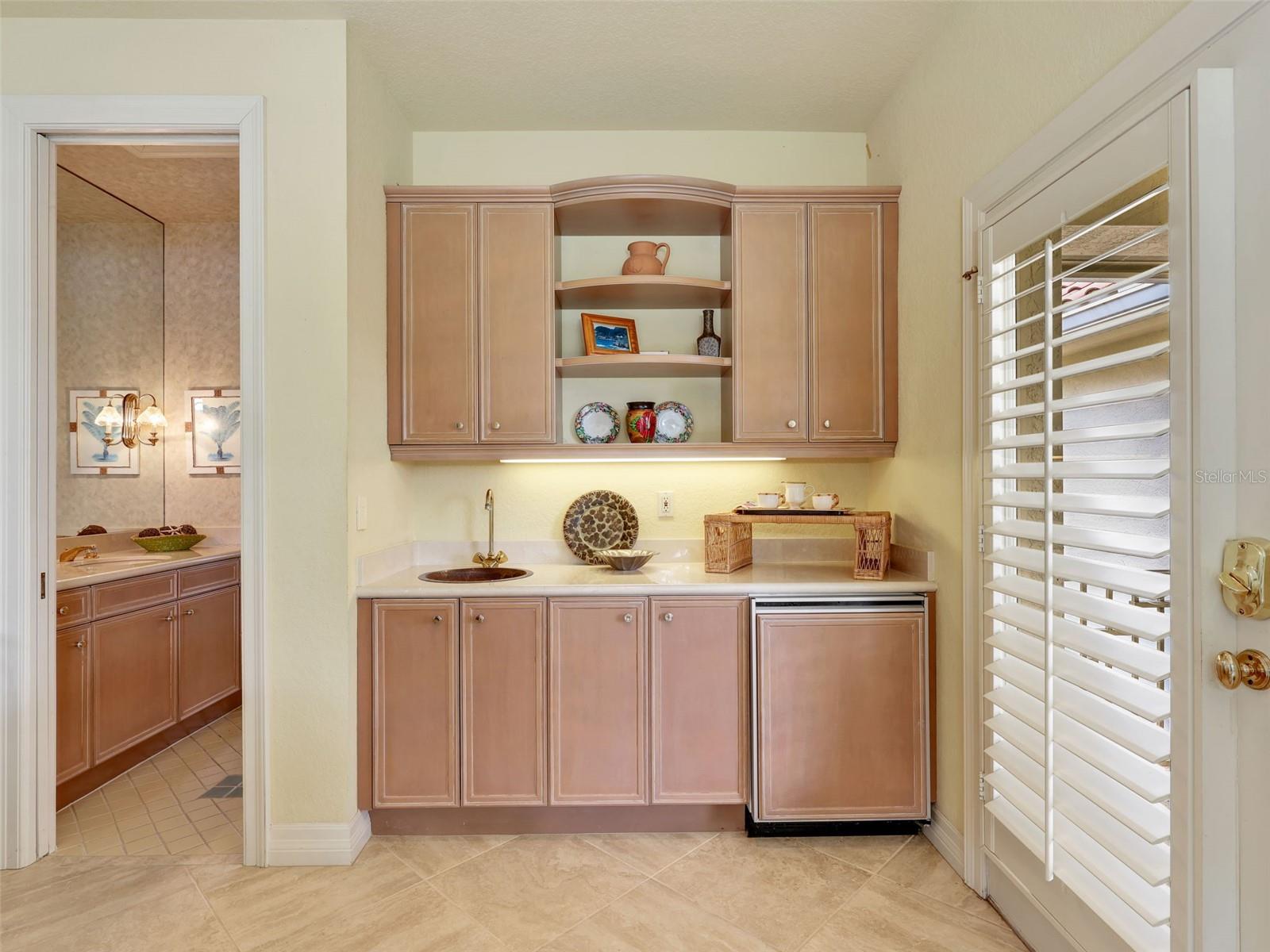 TB8465638 Property Photo