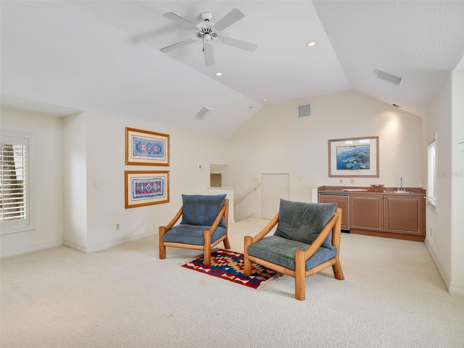 TB8465638 Property Photo