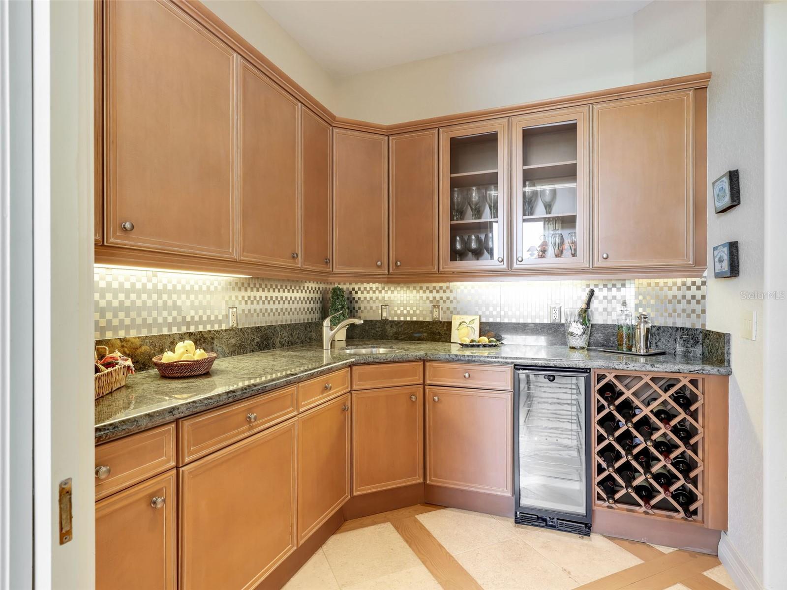 TB8465638 Property Photo