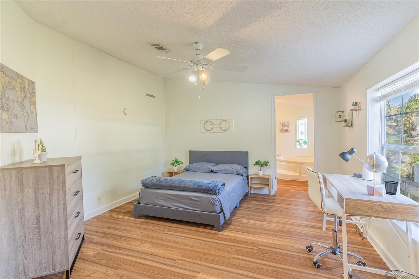 5028 CLEWIS AVE, TAMPA, FL, 33610