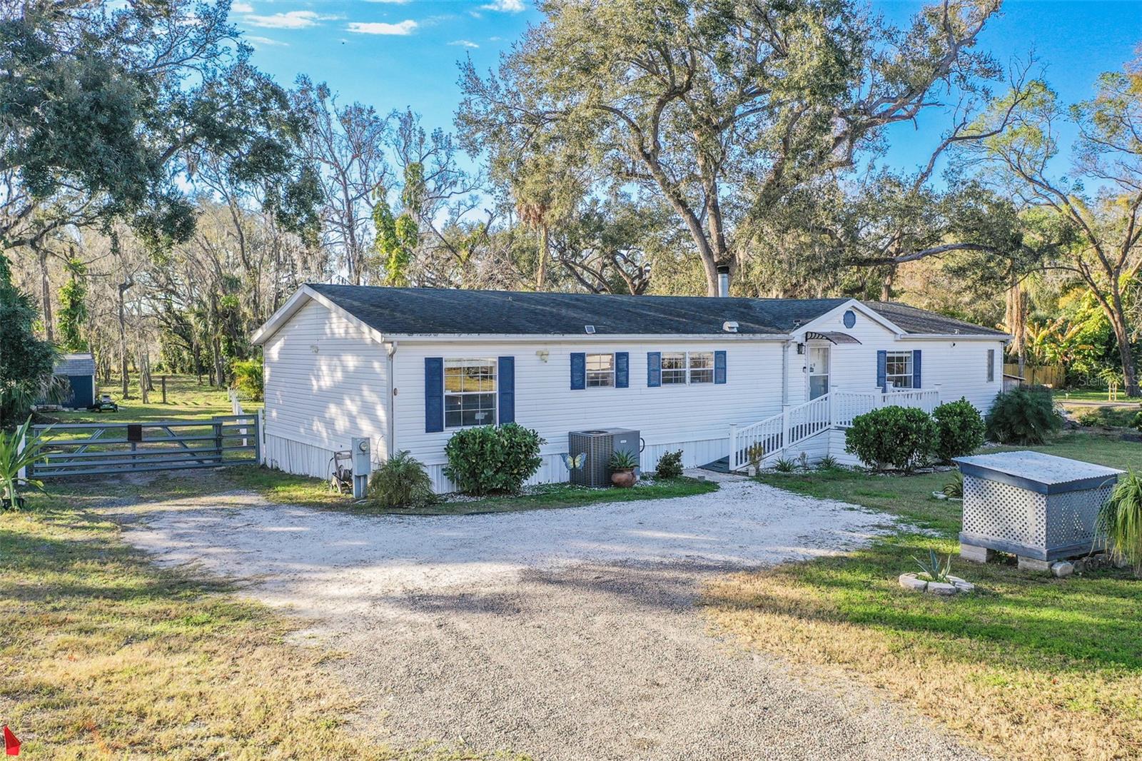 5028 CLEWIS AVE, TAMPA, FL, 33610