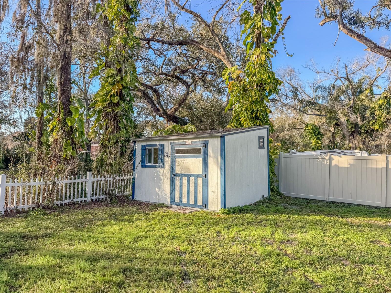 5028 CLEWIS AVE, TAMPA, FL, 33610