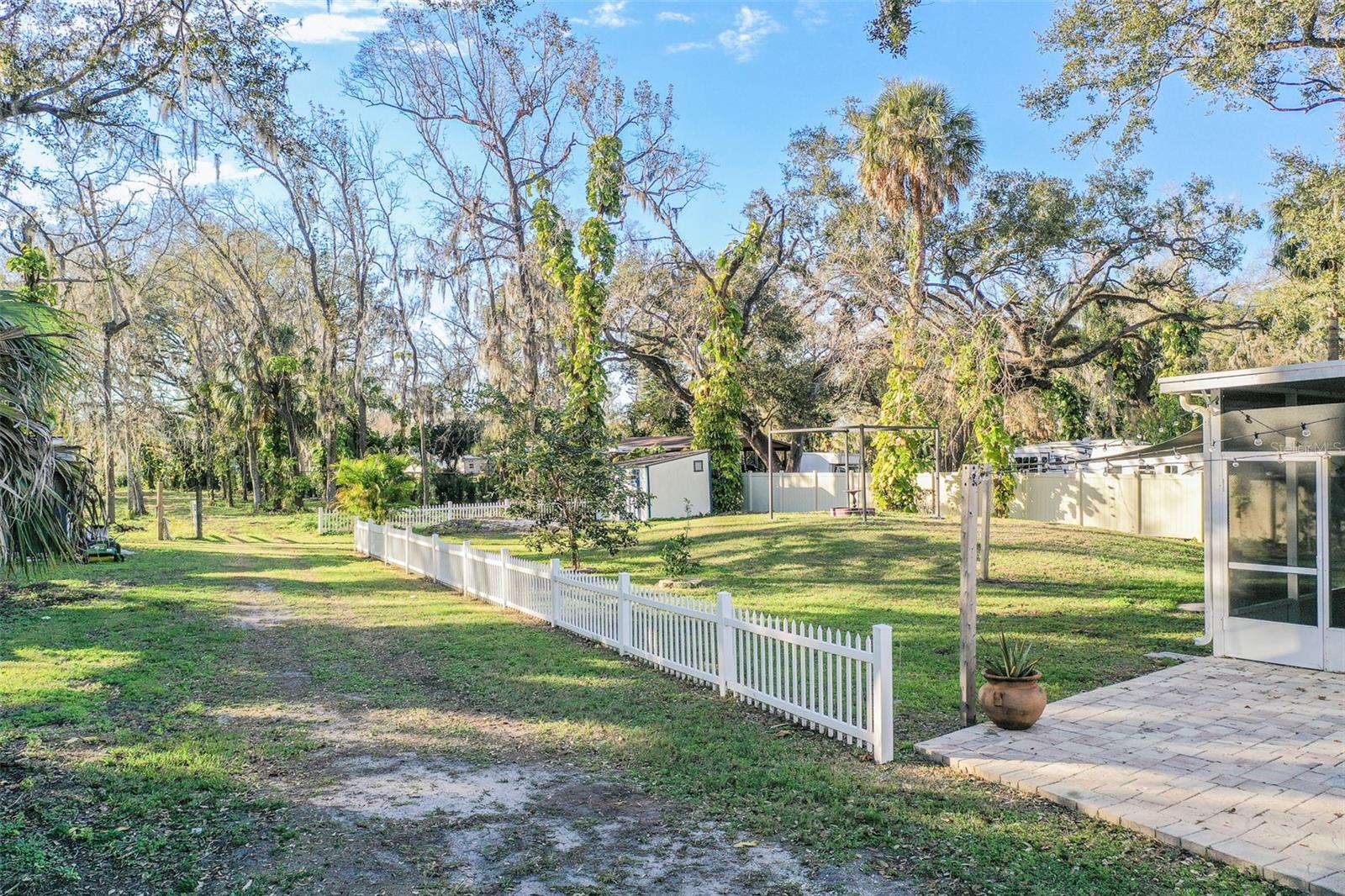 5028 CLEWIS AVE, TAMPA, FL, 33610