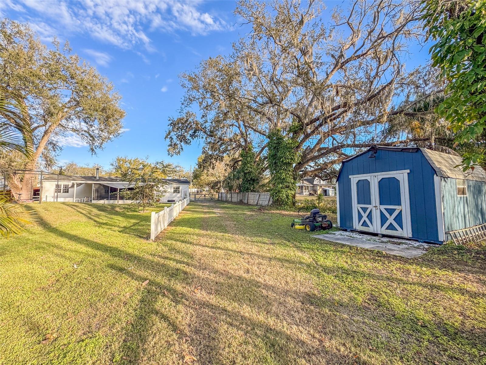 5028 CLEWIS AVE, TAMPA, FL, 33610