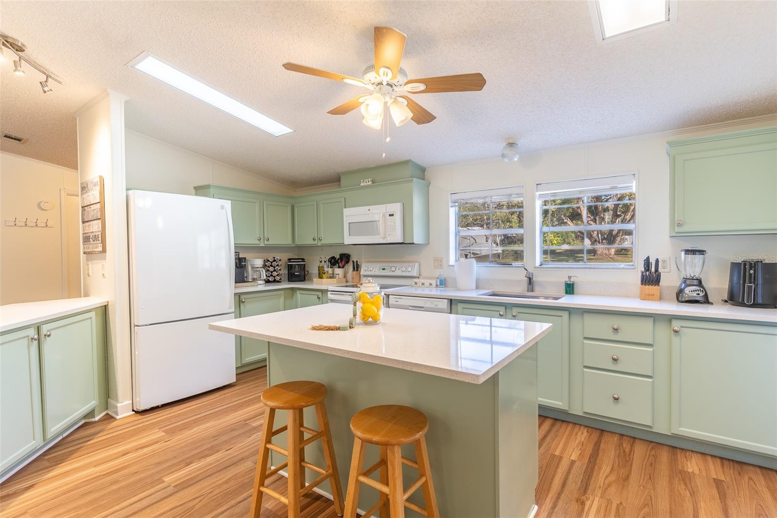 5028 CLEWIS AVE, TAMPA, FL, 33610