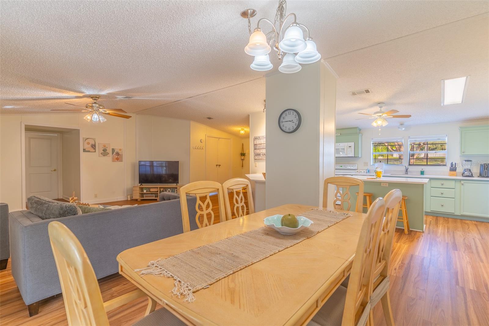 5028 CLEWIS AVE, TAMPA, FL, 33610