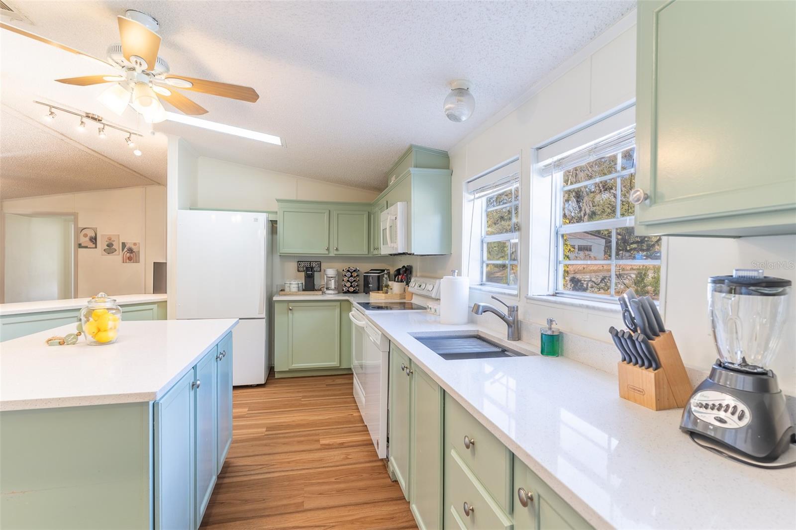 5028 CLEWIS AVE, TAMPA, FL, 33610