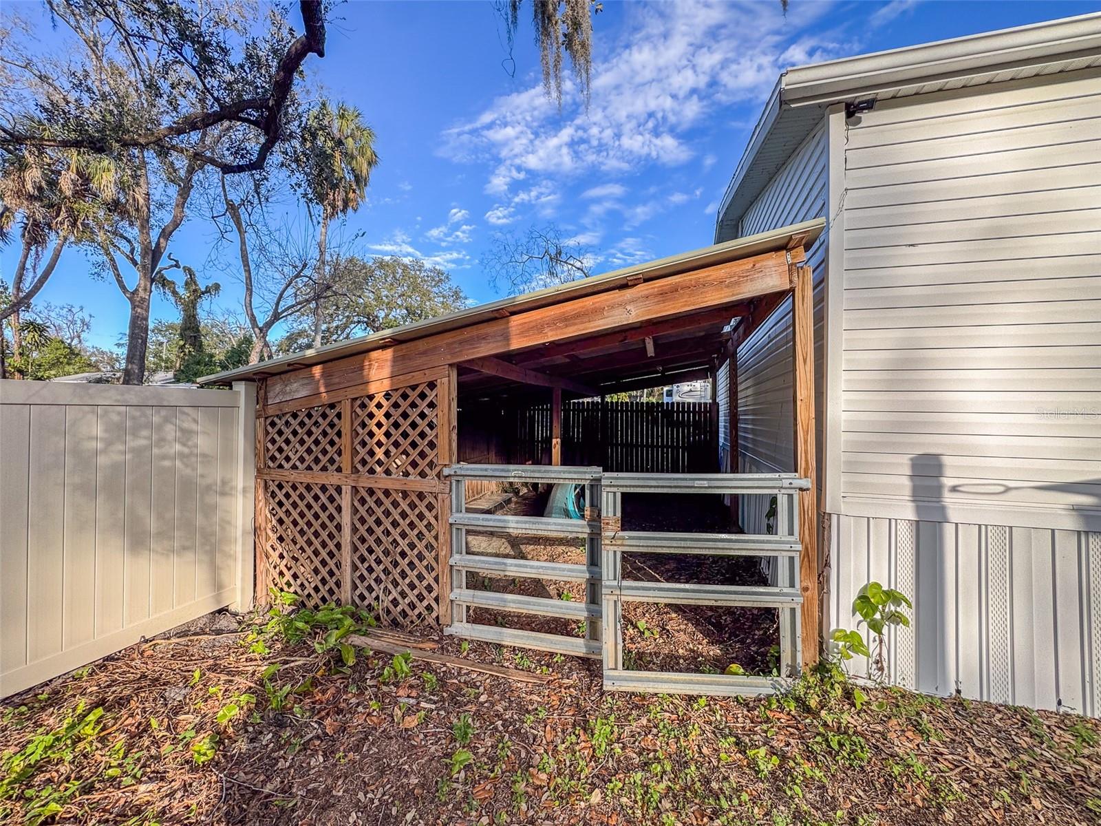 5028 CLEWIS AVE, TAMPA, FL, 33610