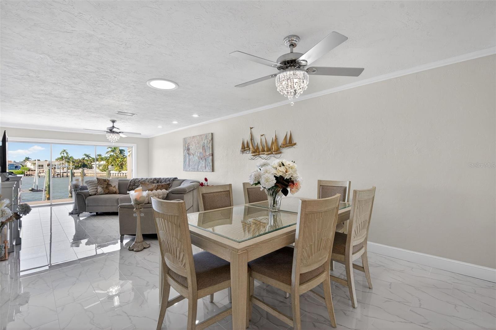 Dinning Room/Living Room combo