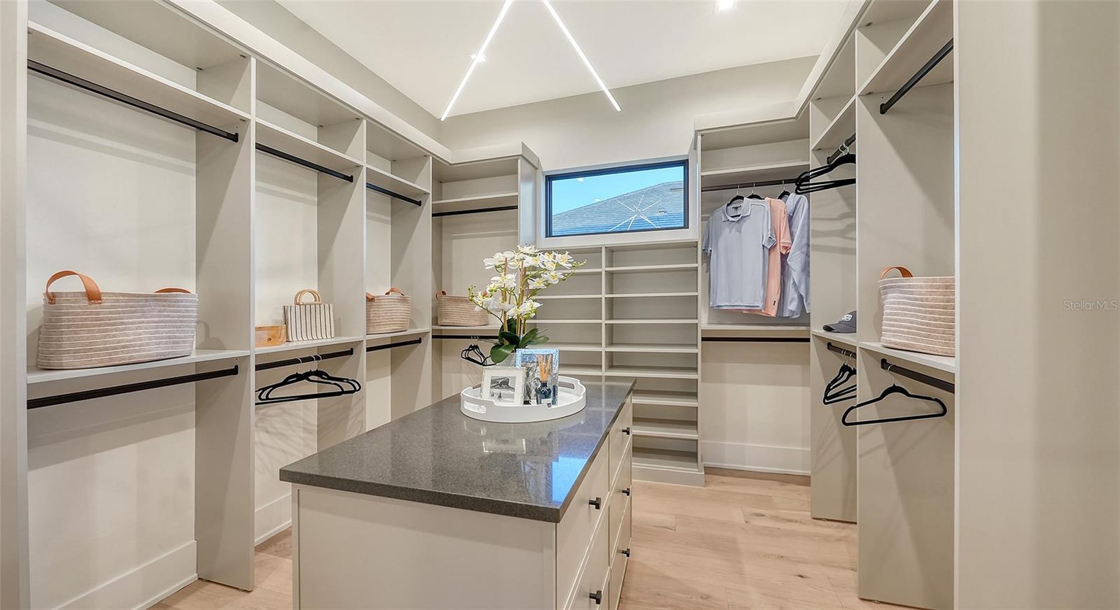 A4678762 Property Photo