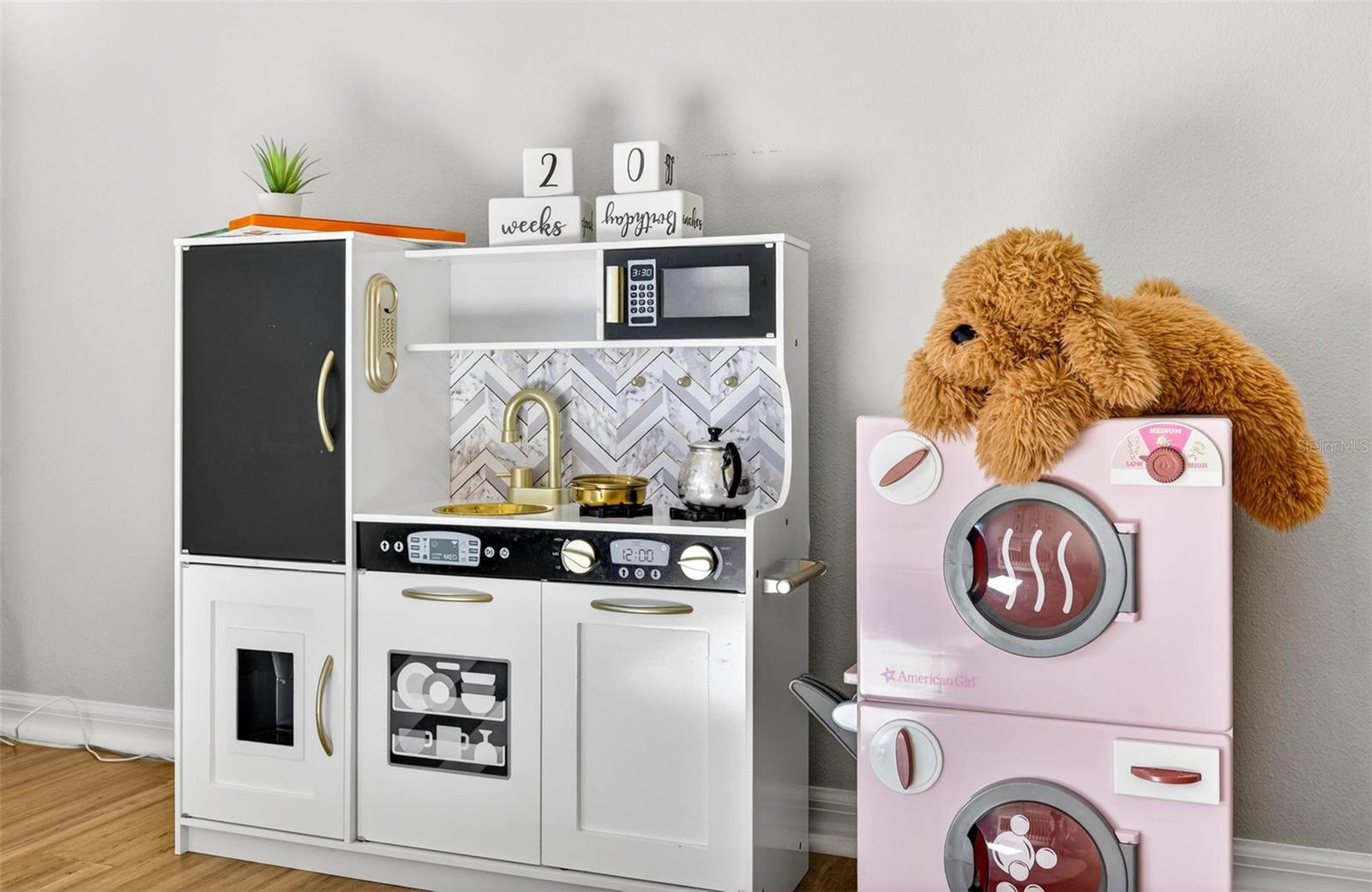 Eat, sleep, play... do laundry.