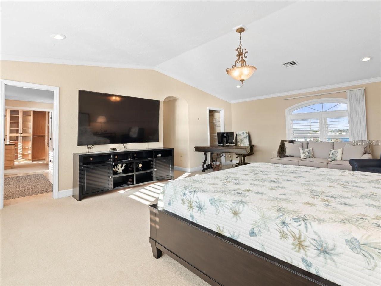 TB8465778 Property Photo