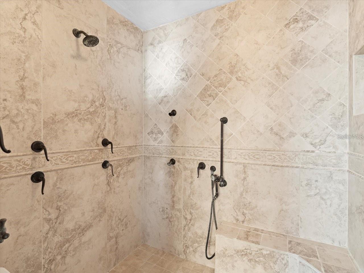 TB8465778 Property Photo