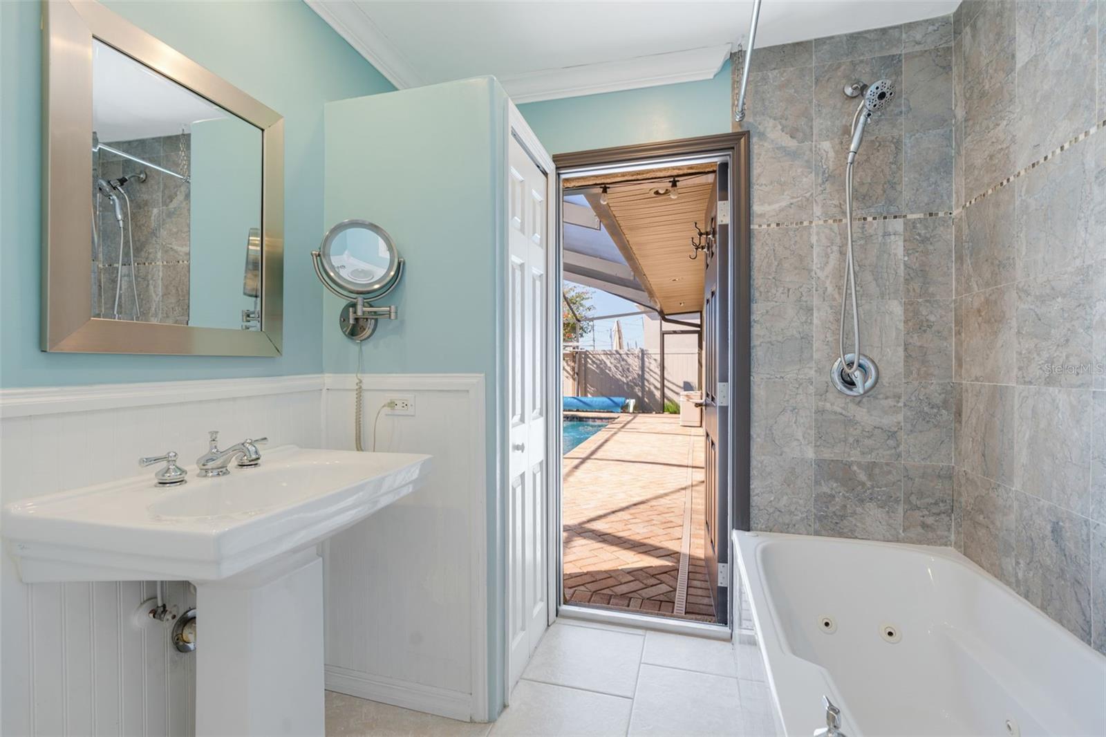 322 NE 29TH TER, CAPE CORAL, FL, 33909