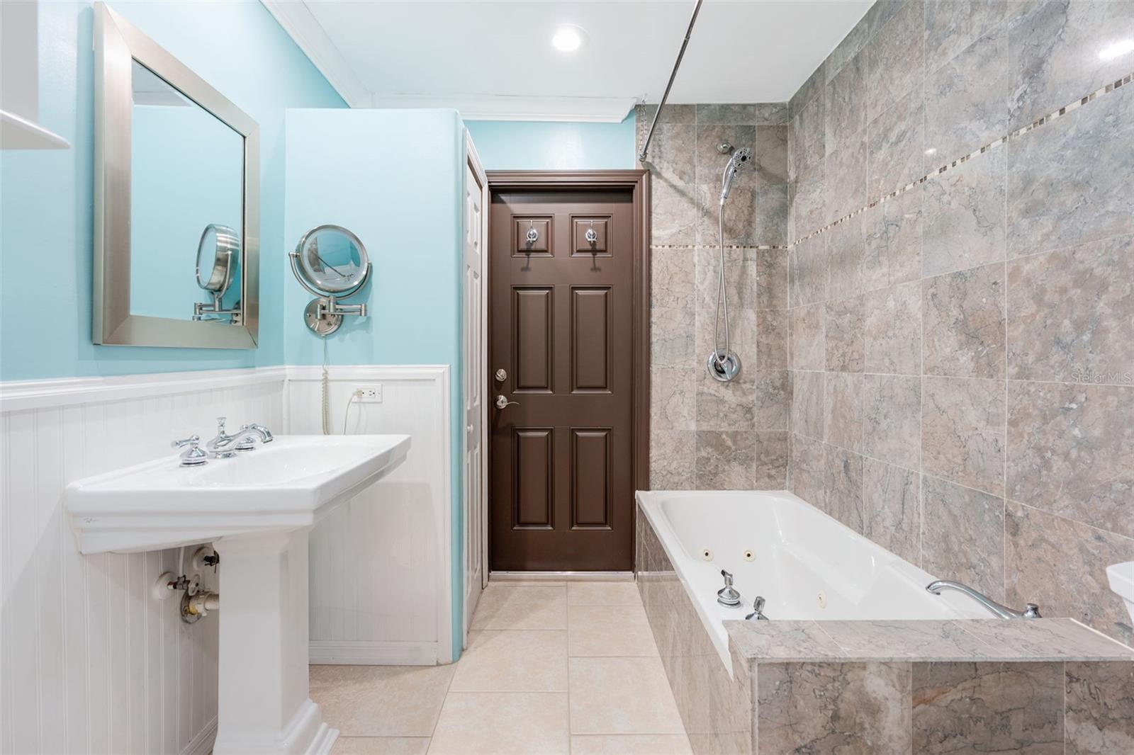 322 NE 29TH TER, CAPE CORAL, FL, 33909