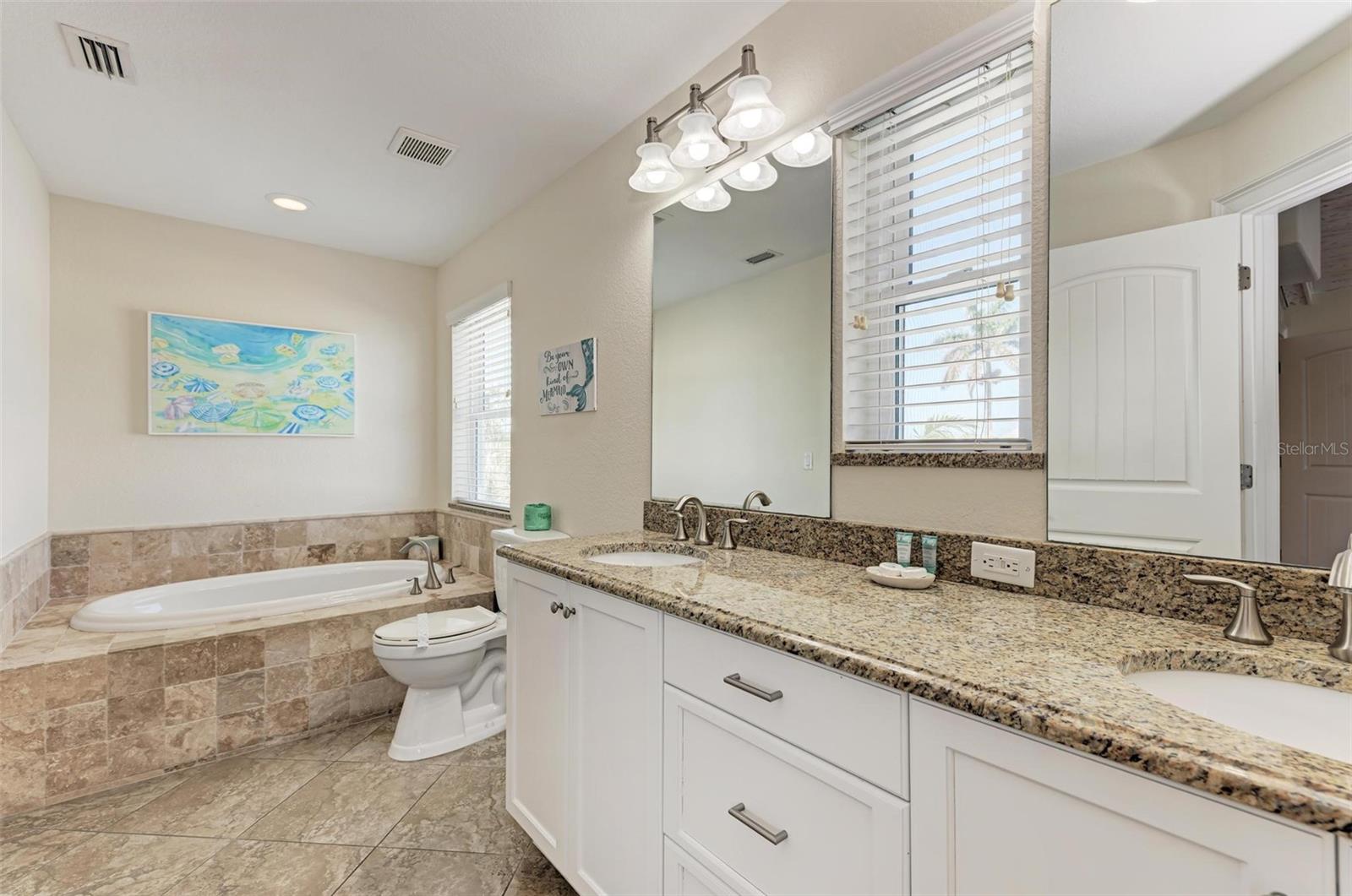 A4678835 Property Photo