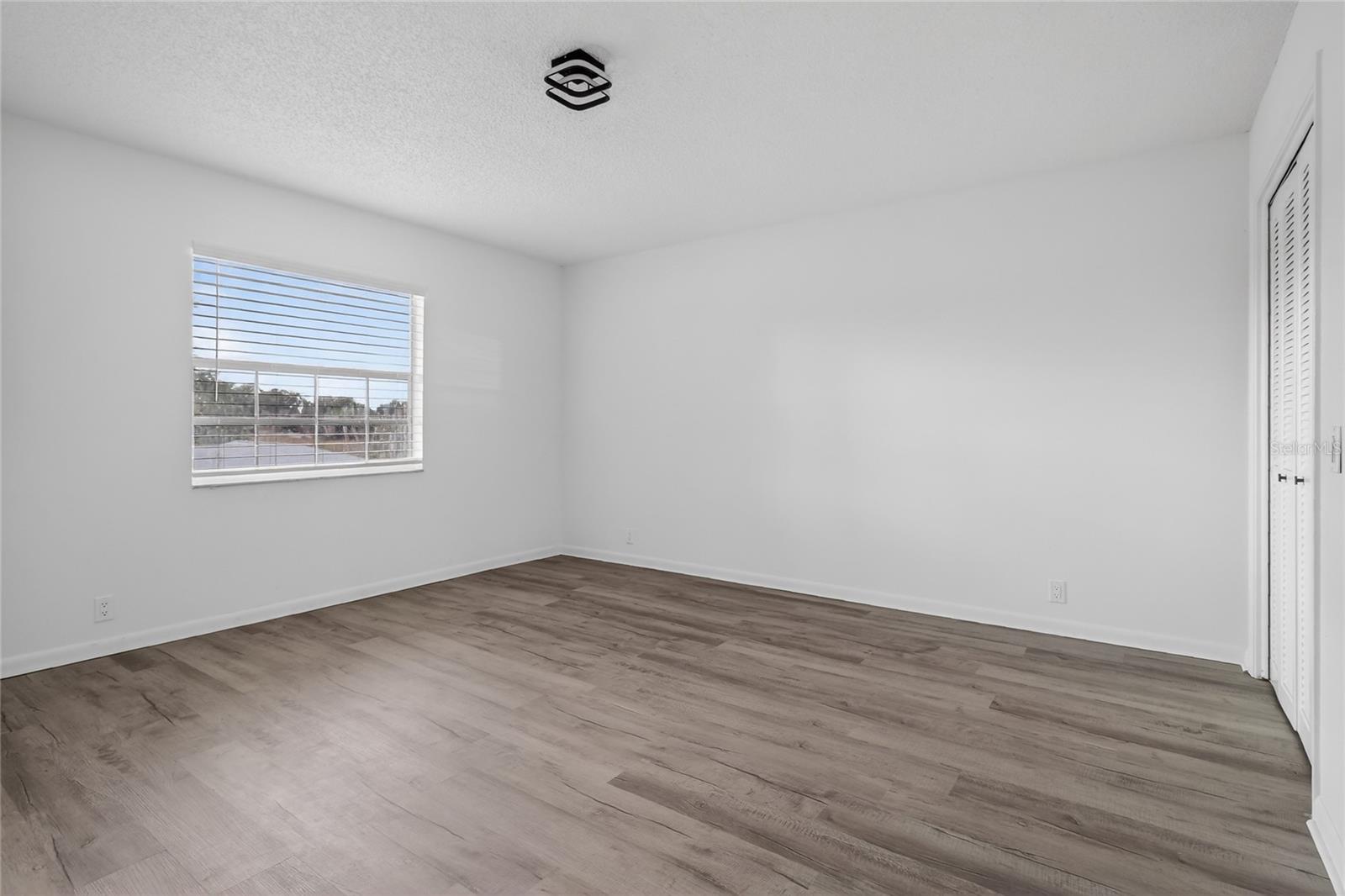 L4958667 Property Photo