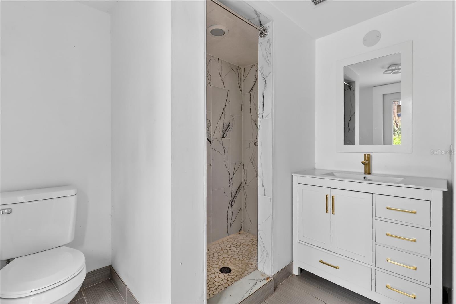 L4958667 Property Photo