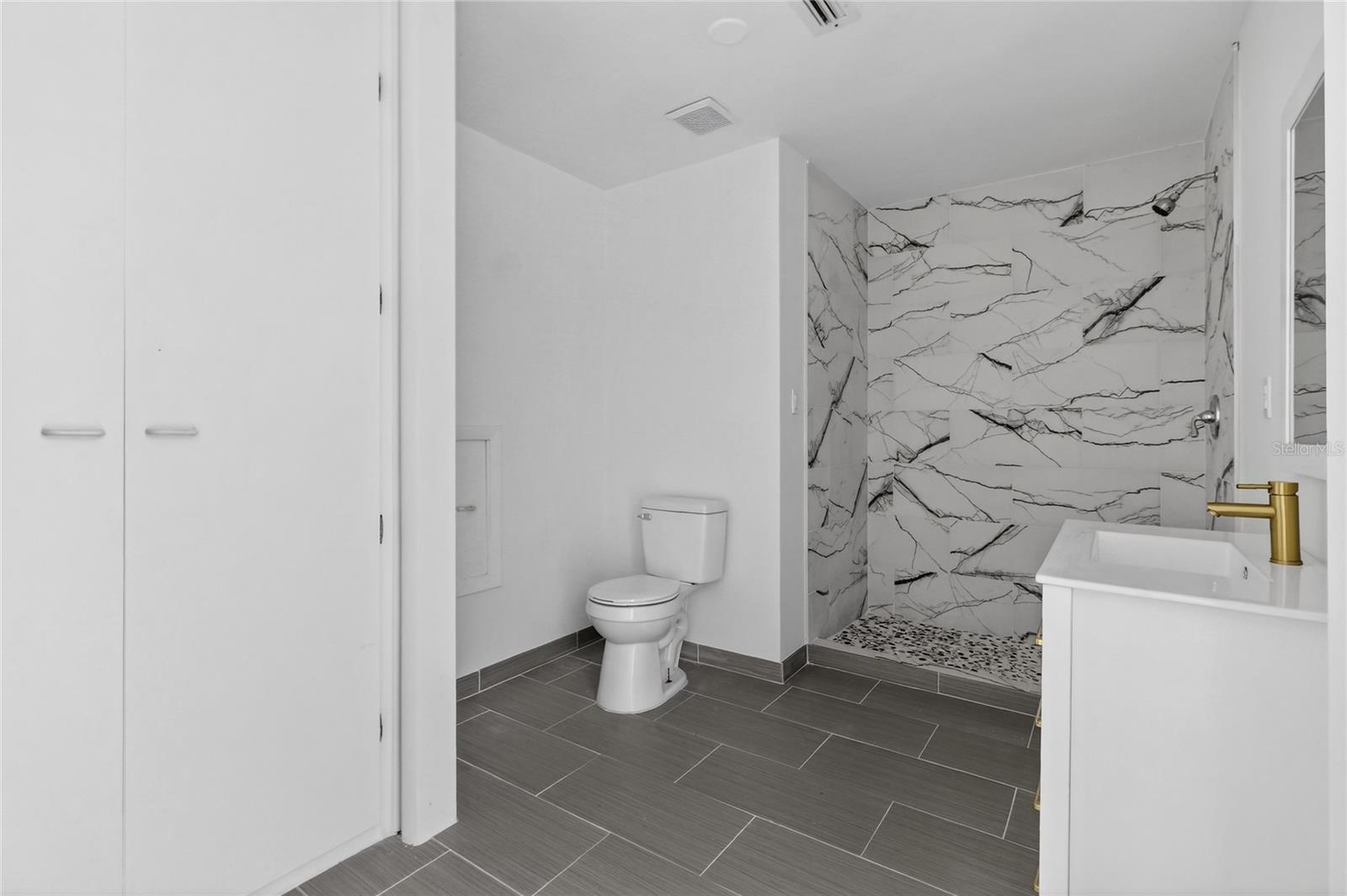 L4958667 Property Photo