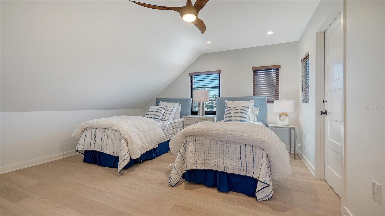 5263 AVENIDA DE CORTEZ, SARASOTA, FL, 34242