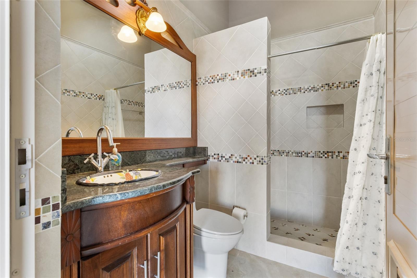 PR9118617 Property Photo