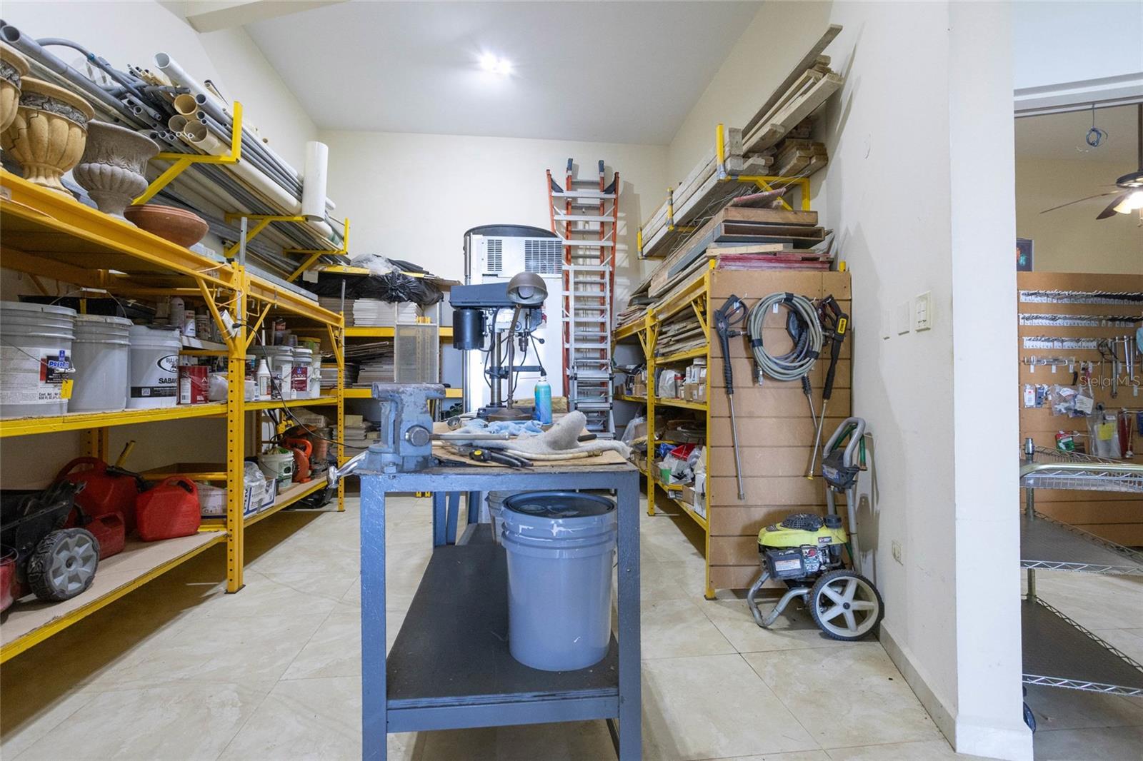 PR9118617 Property Photo