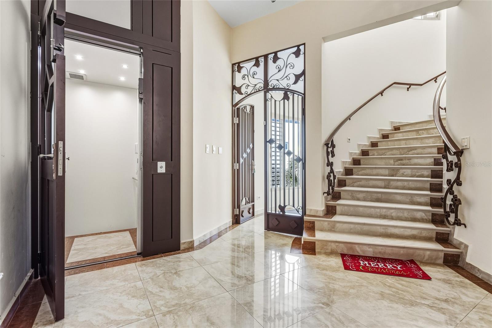 PR9118617 Property Photo