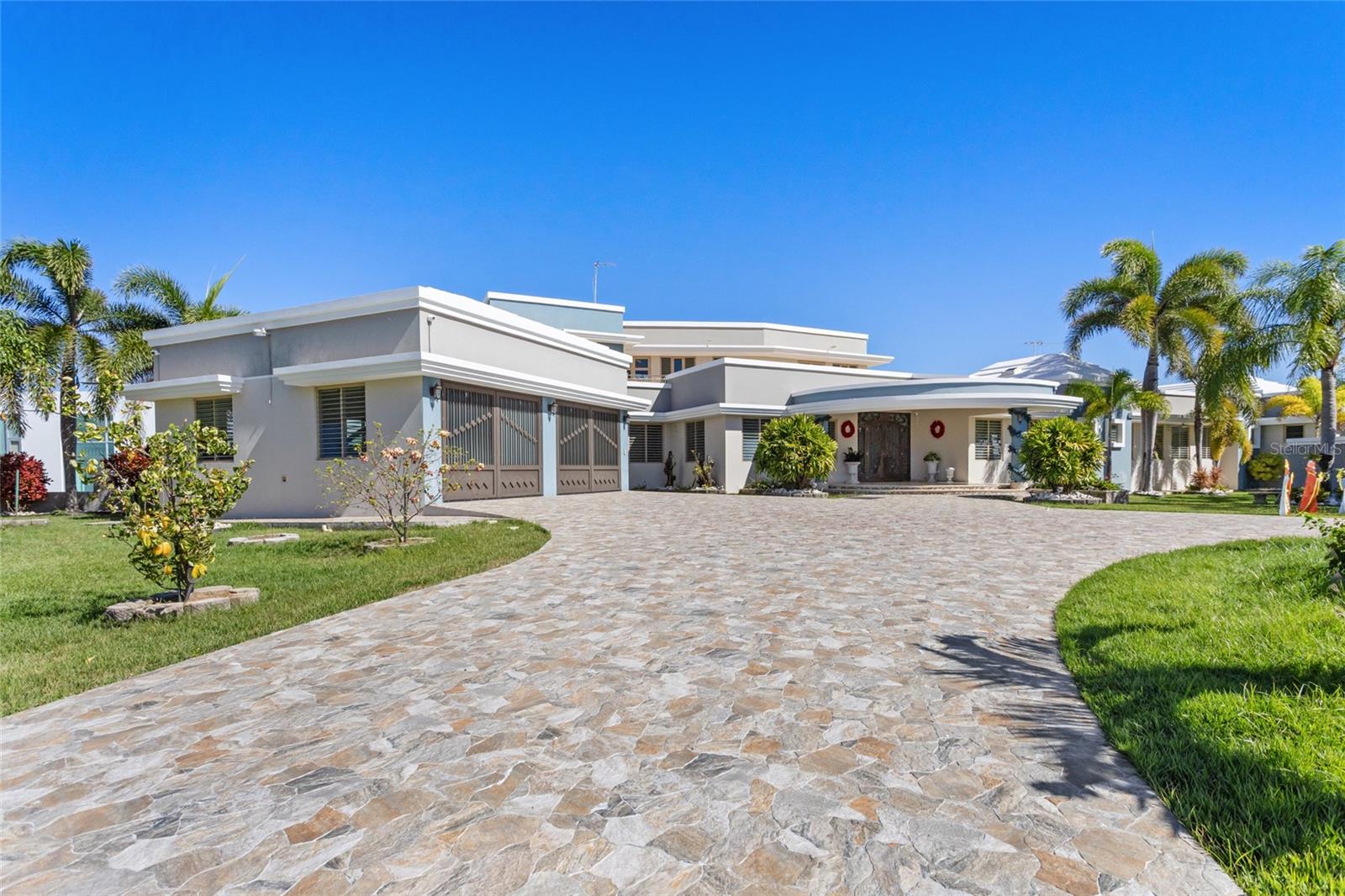 PR9118617 Property Photo