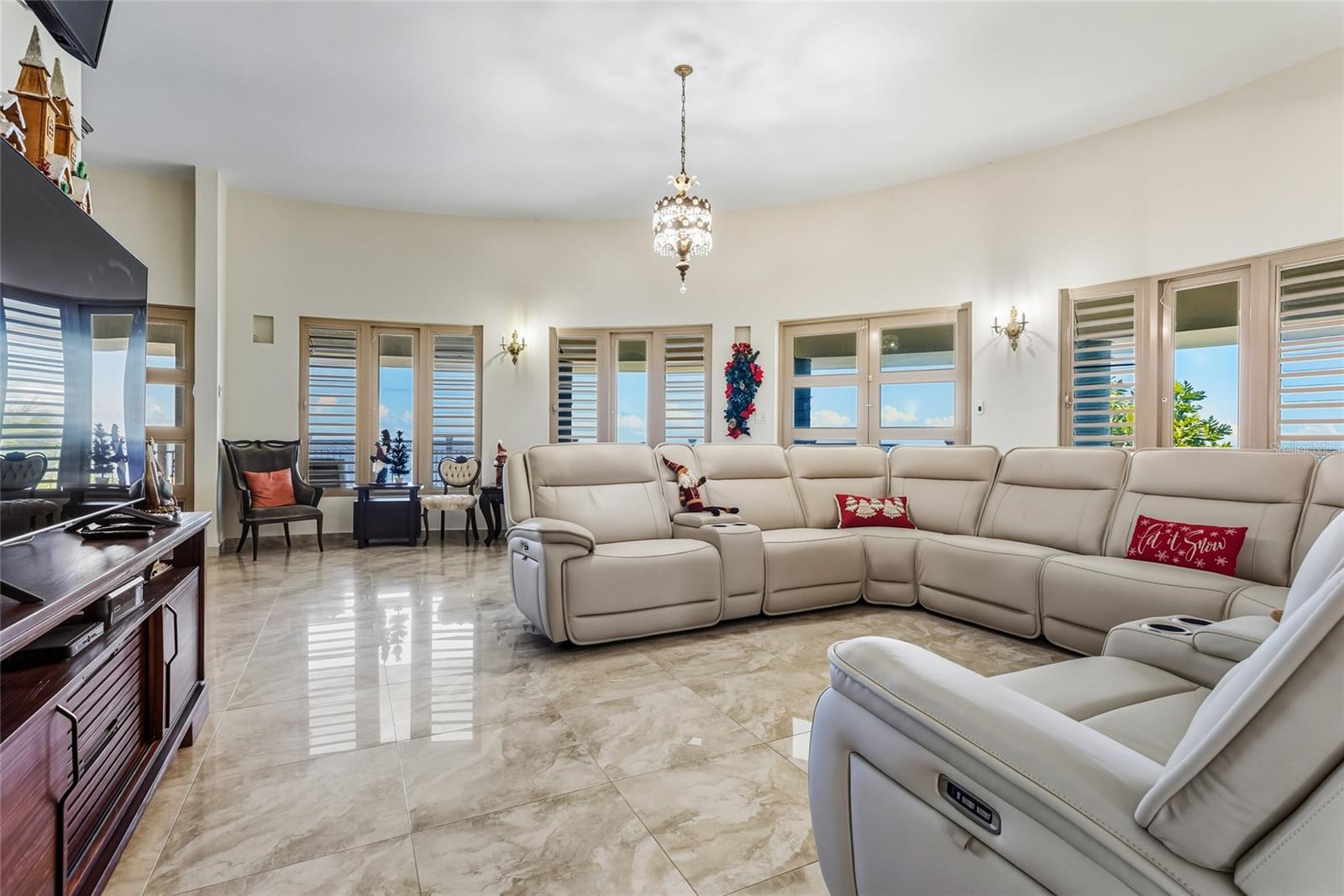 PR9118617 Property Photo