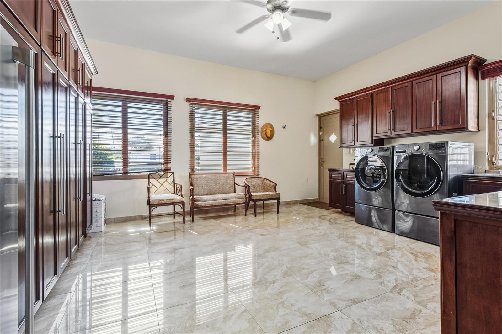 PR9118617 Property Photo