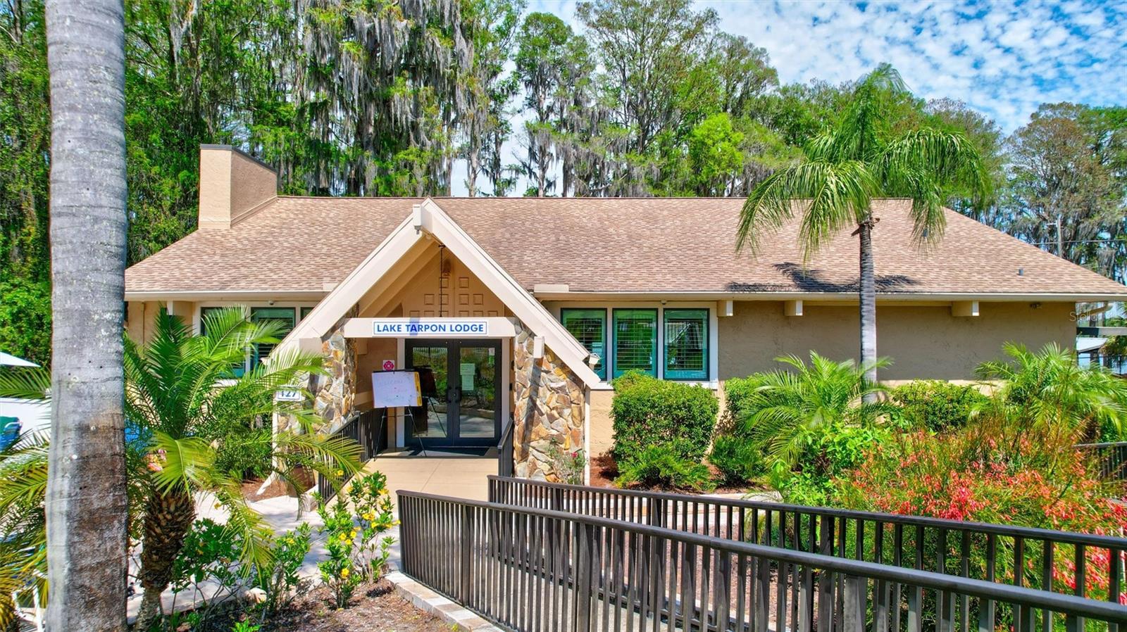 Lodge on Lake Tarpon