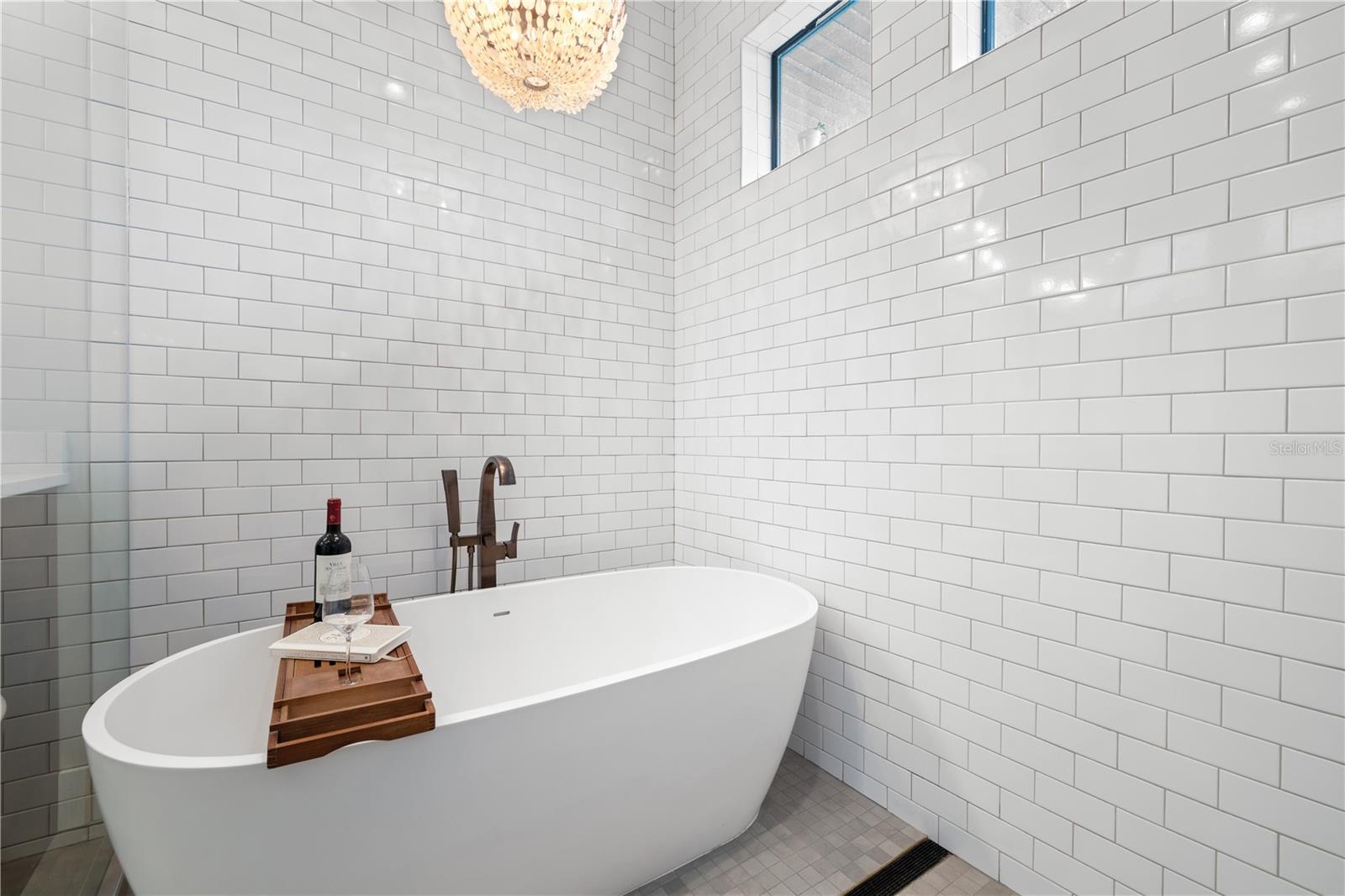 TB8466107 Property Photo