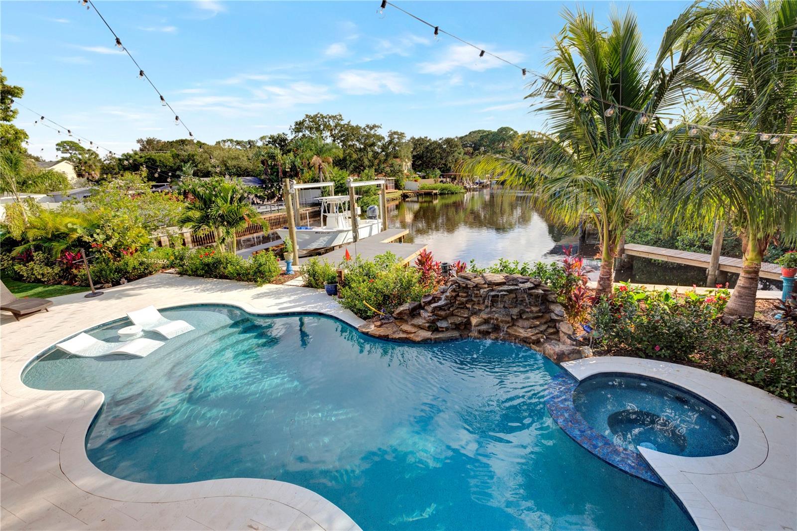 TB8466107 Property Photo