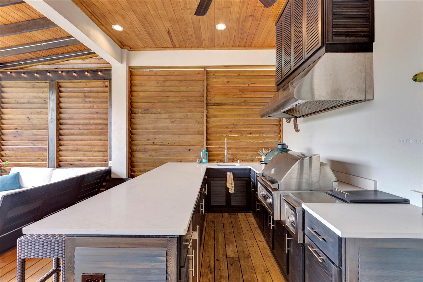 TB8466107 Property Photo