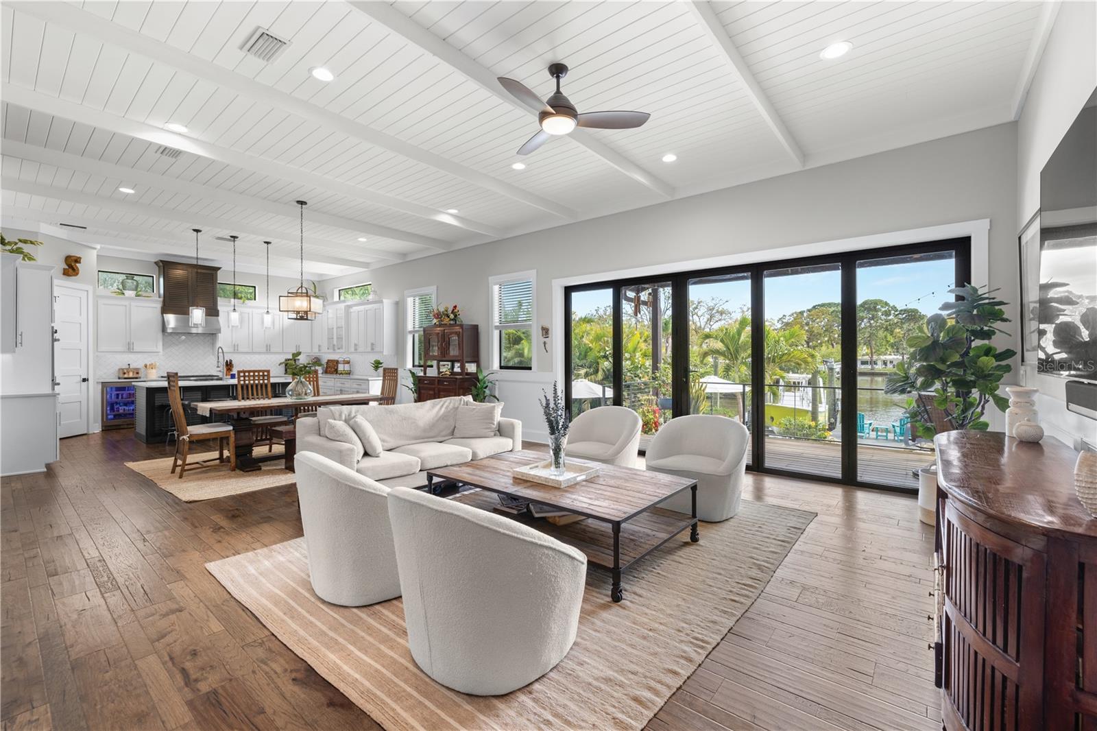 TB8466107 Property Photo