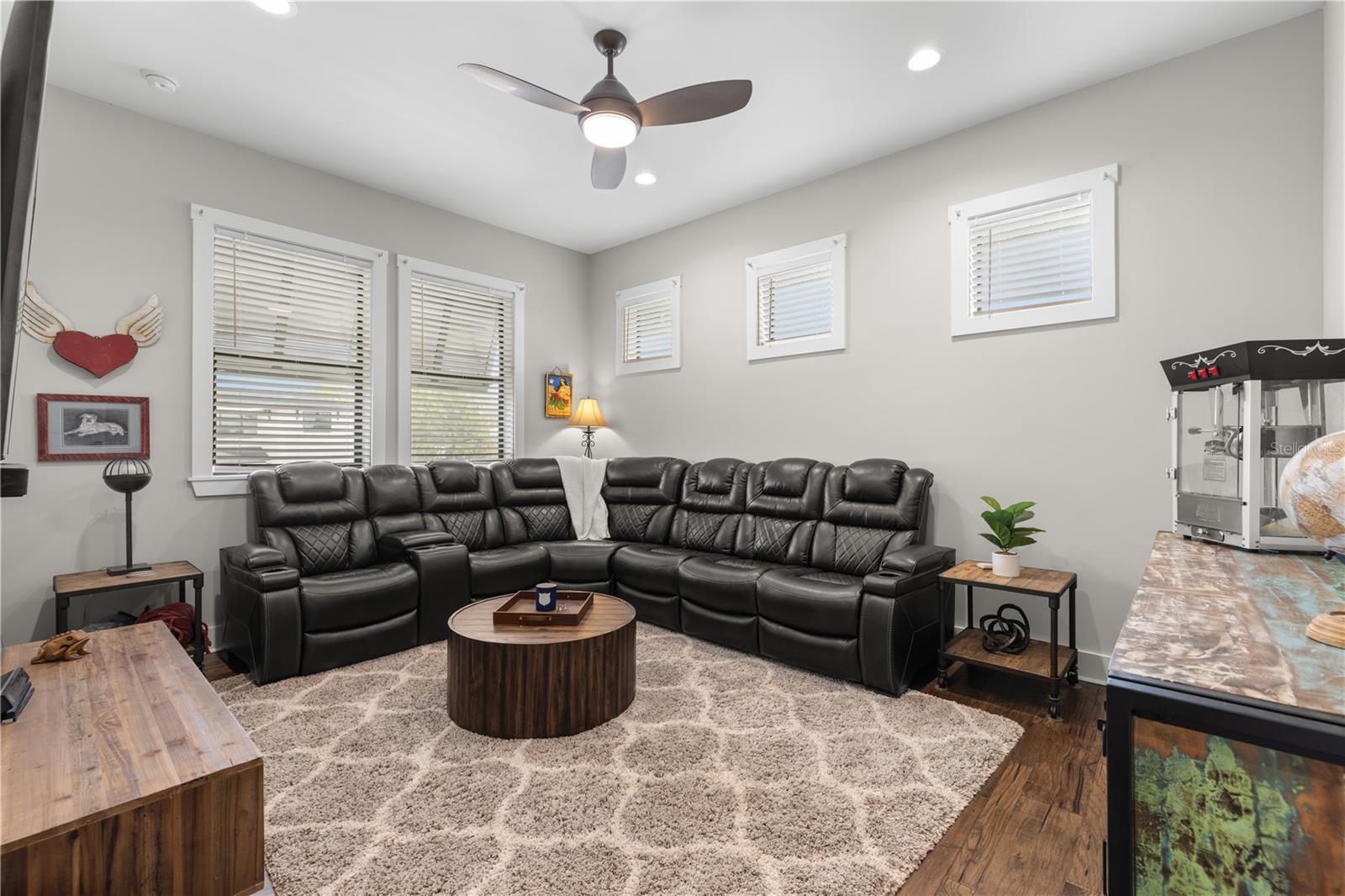 TB8466107 Property Photo