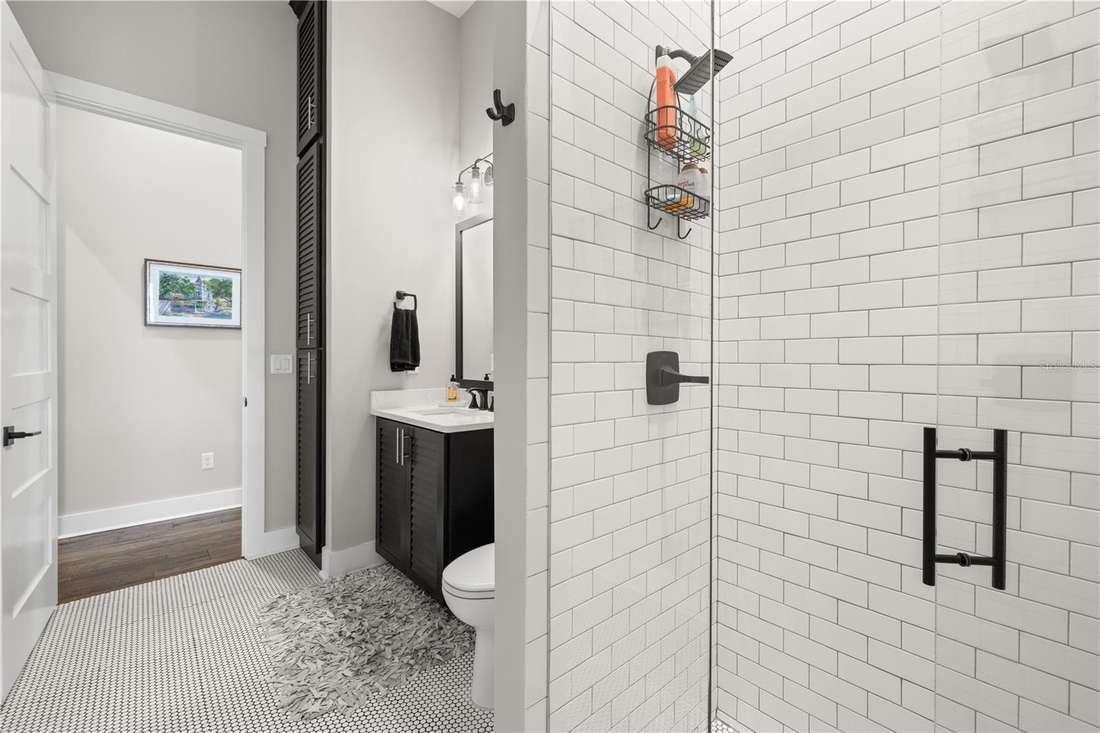 TB8466107 Property Photo