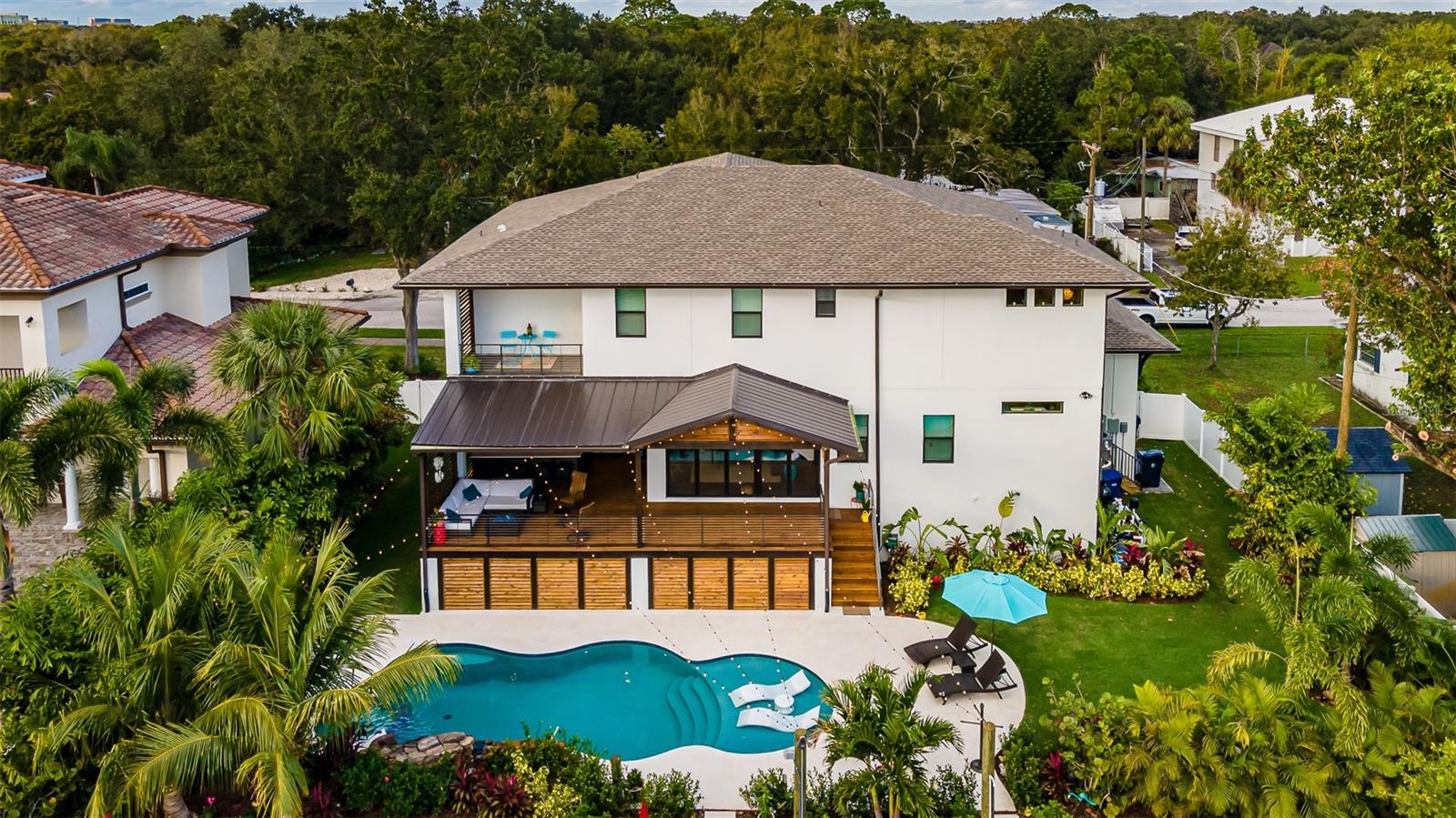 TB8466107 Property Photo