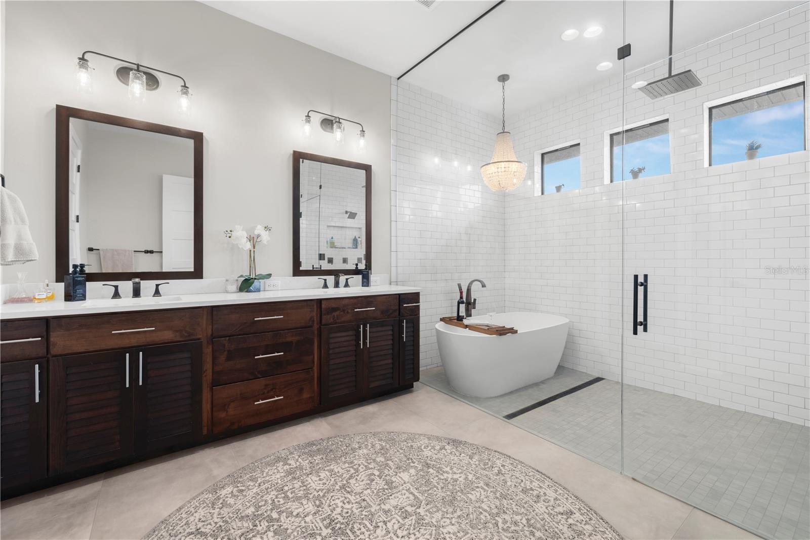 TB8466107 Property Photo