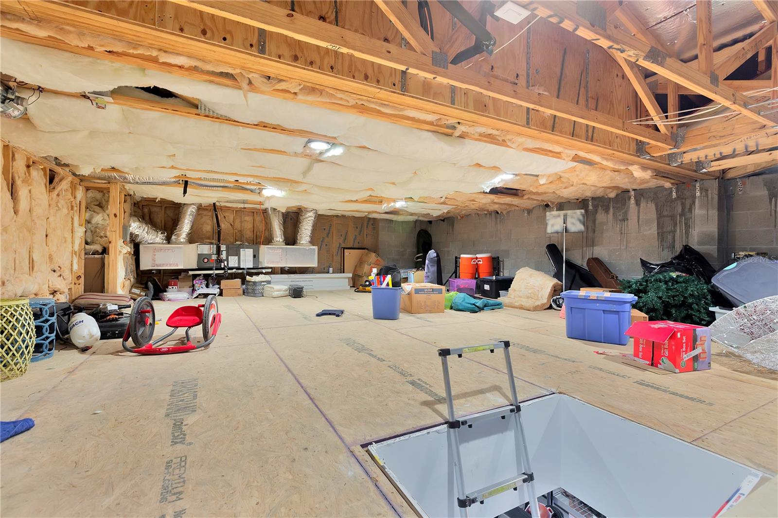 TB8466107 Property Photo