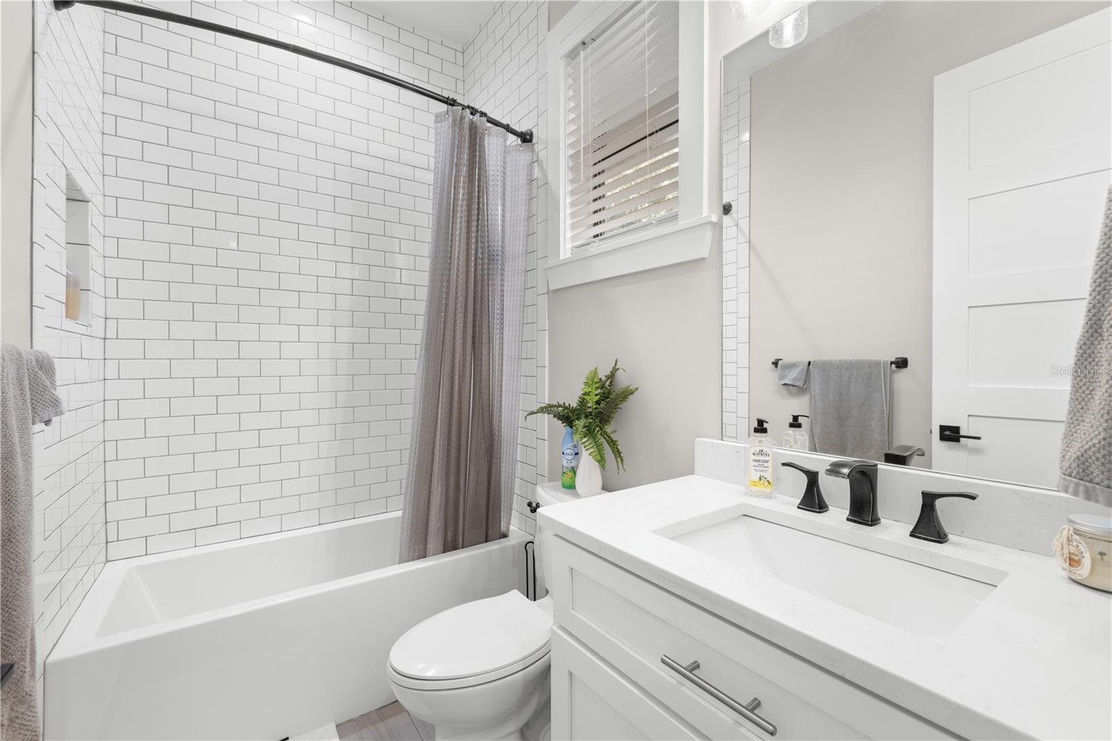 TB8466107 Property Photo